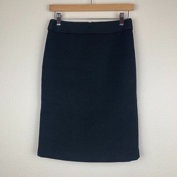 Banana Republic Black Chevron Texture Pencil Skirt - Picture 2 of 6